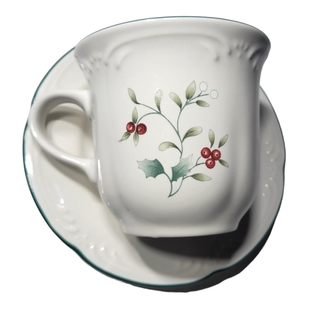 Set of 2 Pfaltzgraff Winterberry Cup and Saucer